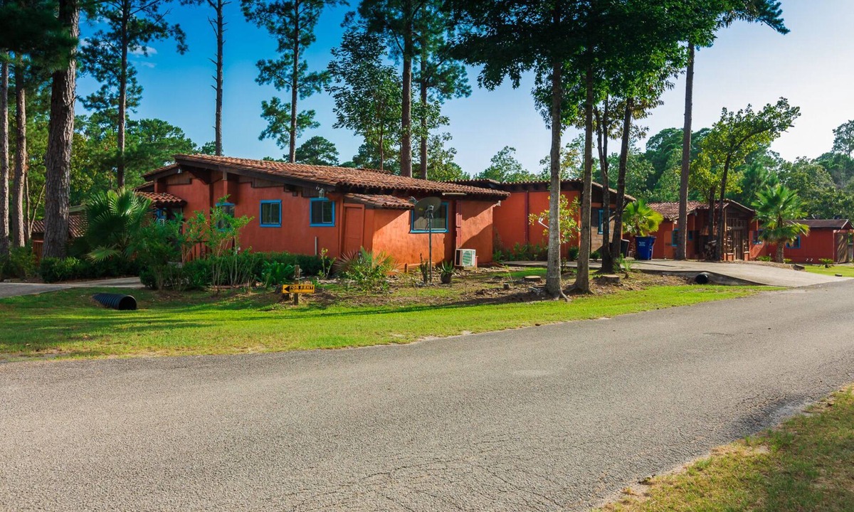 Brookeland House | V#2 Sam Rayburn Getaway-Best value in town Vacation/fishing/golf- Up to 6 guests