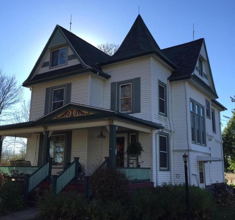 Marion Bed & Breakfast | Victorian Lace B&B