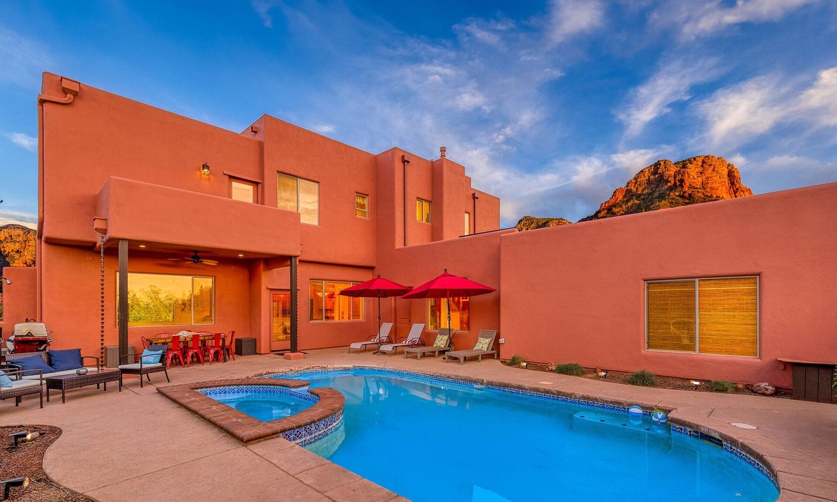 Sedona House | Views! Private Heated Pool + Spa + BBQ + Games + EV + High-speed Wifi