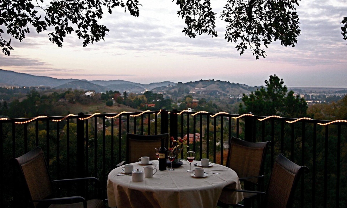 Los Ranchitos House | Views! Private&Spacious! 7BR+Loft, Sleeps 10-19, 21 with fee. 15min= SF,GGB,Napa