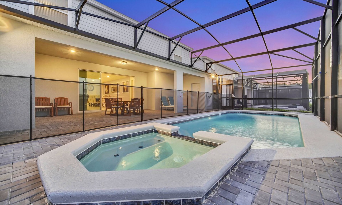 Davenport Villa | Villa with Heated Pool+Spa - Near Disney, Universal Studios and Beaches!