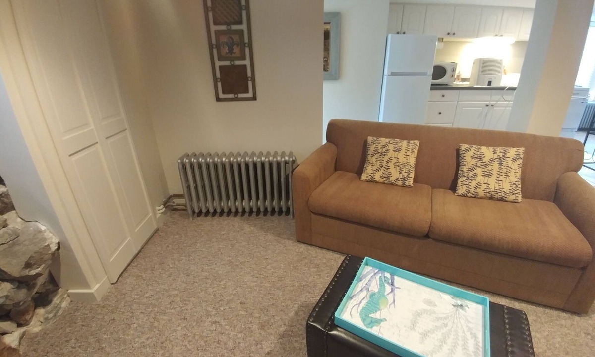 Ogunquit Apartment | Village Location-6 minute walk to Ogunquit Beach-Great Spring and Fall rates