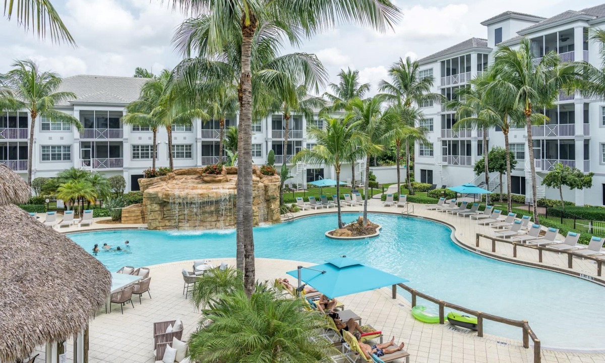 Bonita Shores Condo | VOTED BEST BONITA VALUE, VRBO PREMIER HOST , FAMILY FRIENDLY