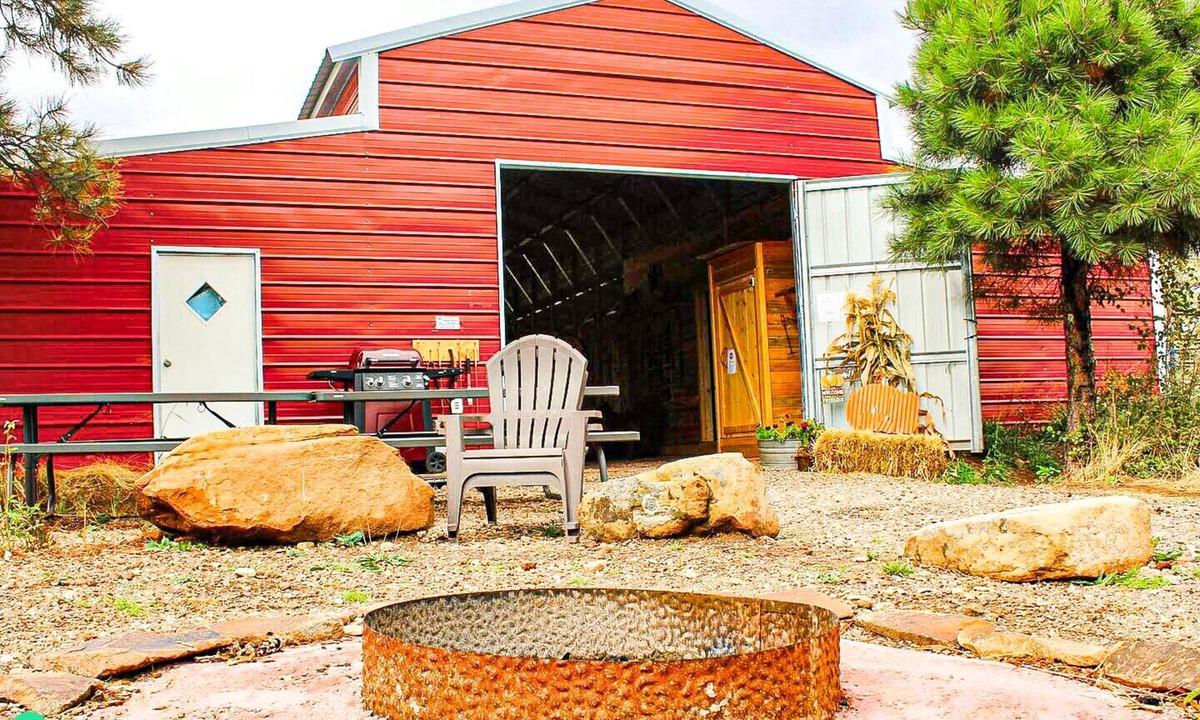 Monticello House | W-W: The Barndominium for Large Groups