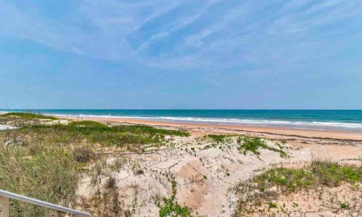 O'byrne House | Wake up 2 Quiet Ocean Views, centrally located A1A