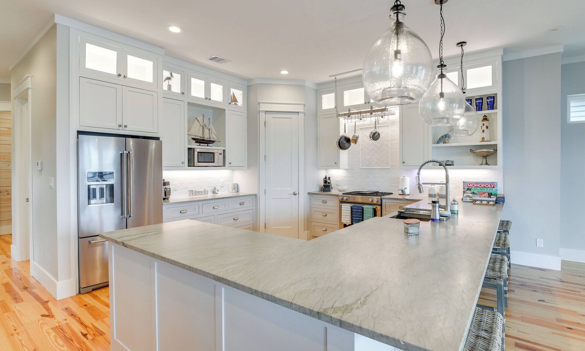 Galveston Cottage | Walk to Beach! Bayfront Port Bolivar Home w/Dock