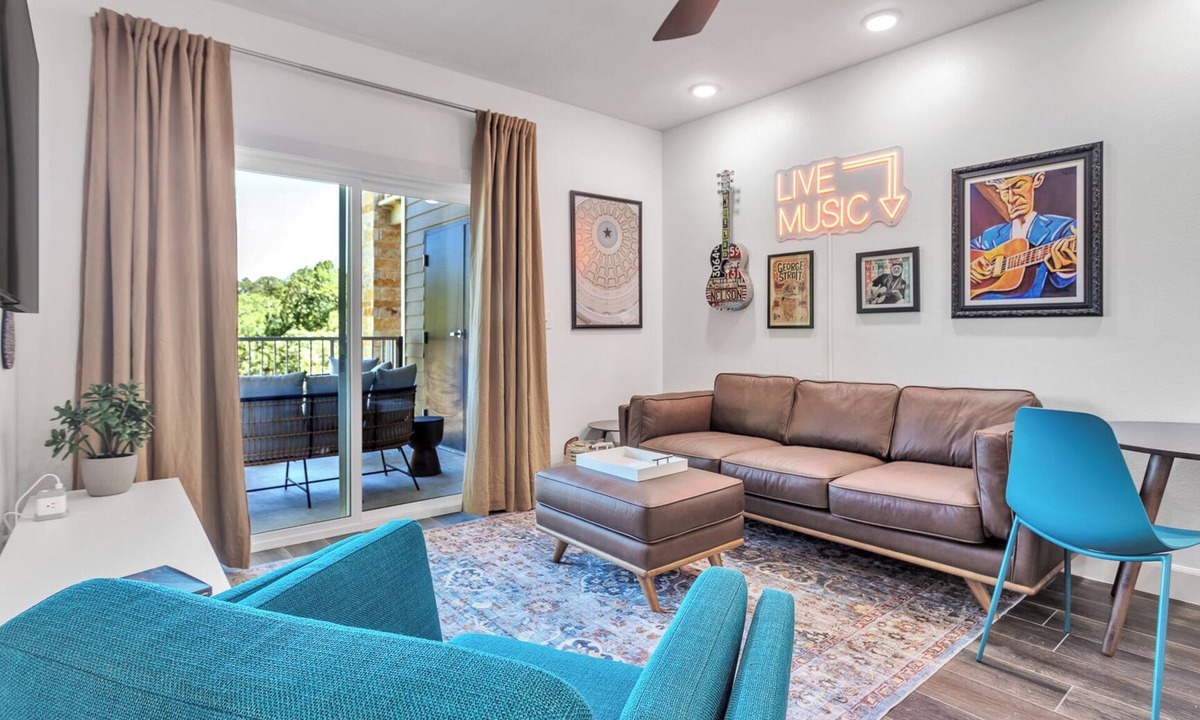 Gruene Condo | Walk to Gruene-Guadalupe Riverfront-River Access-Stylish Texas Music Retreat