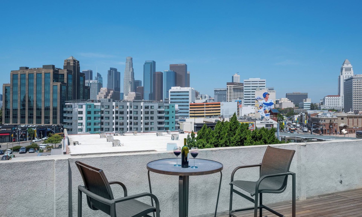 Little Tokyo Condo | Walkable DTLA Condo w/Rooftop Views, Coffee Bar, Workstation, Security, & More