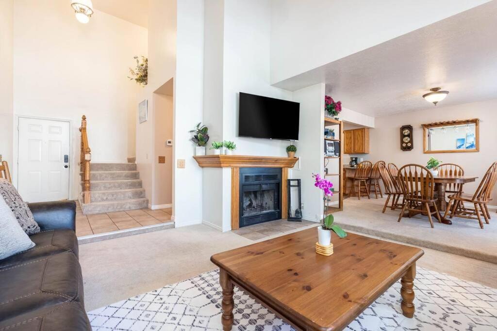 Cottonwood Heights Villa | Wasatch Grove - Prvt Hot Tub, Close to Resorts!