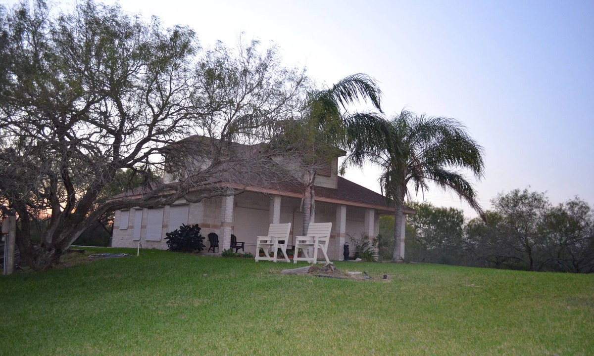 Riviera House | Waterfront Cabin on Laguna Salada (Baffin Bay) Riviera, Texas. Private, Seclude