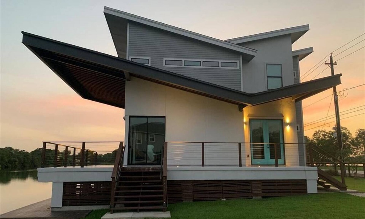 El Lago House | Waterfront home - Seabrook w/Soaring ceiling, Lake view, WeeklyStay