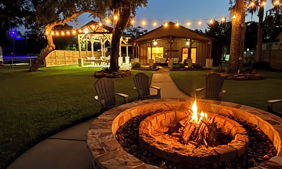 Brazoria Cabin | Waterfront Paradise! Cabin-Style Retreat on the River