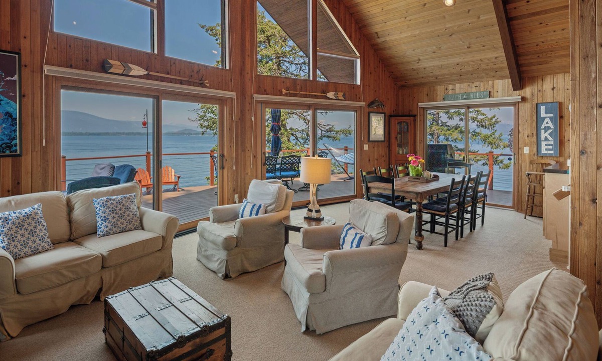 Sandpoint House | Waterfront Retreat Sleeps 16 w/Guest House & 2 Docks