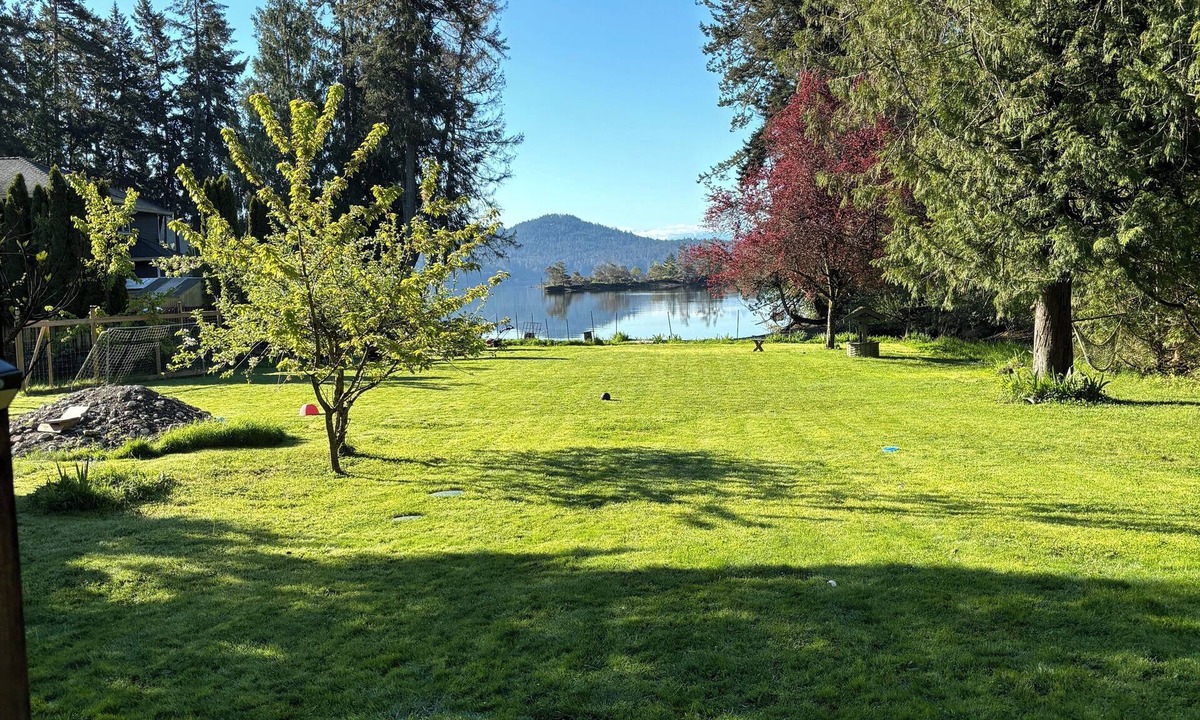 Sooke House | Waterfront Suite with Private Beach