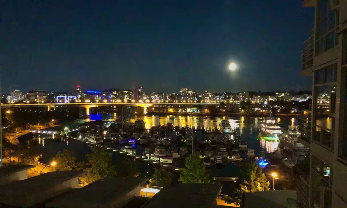 Yaletown Condo | WaterView, 2 Bdrm, 2 bath, Gym, Pool
