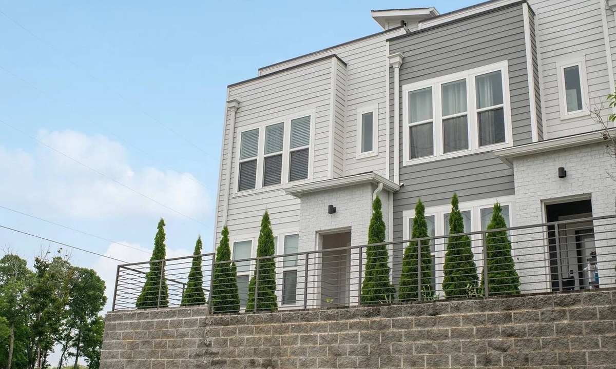 Madison House | "Waylon's Whisky Hideaway" 26 - sleeps 6