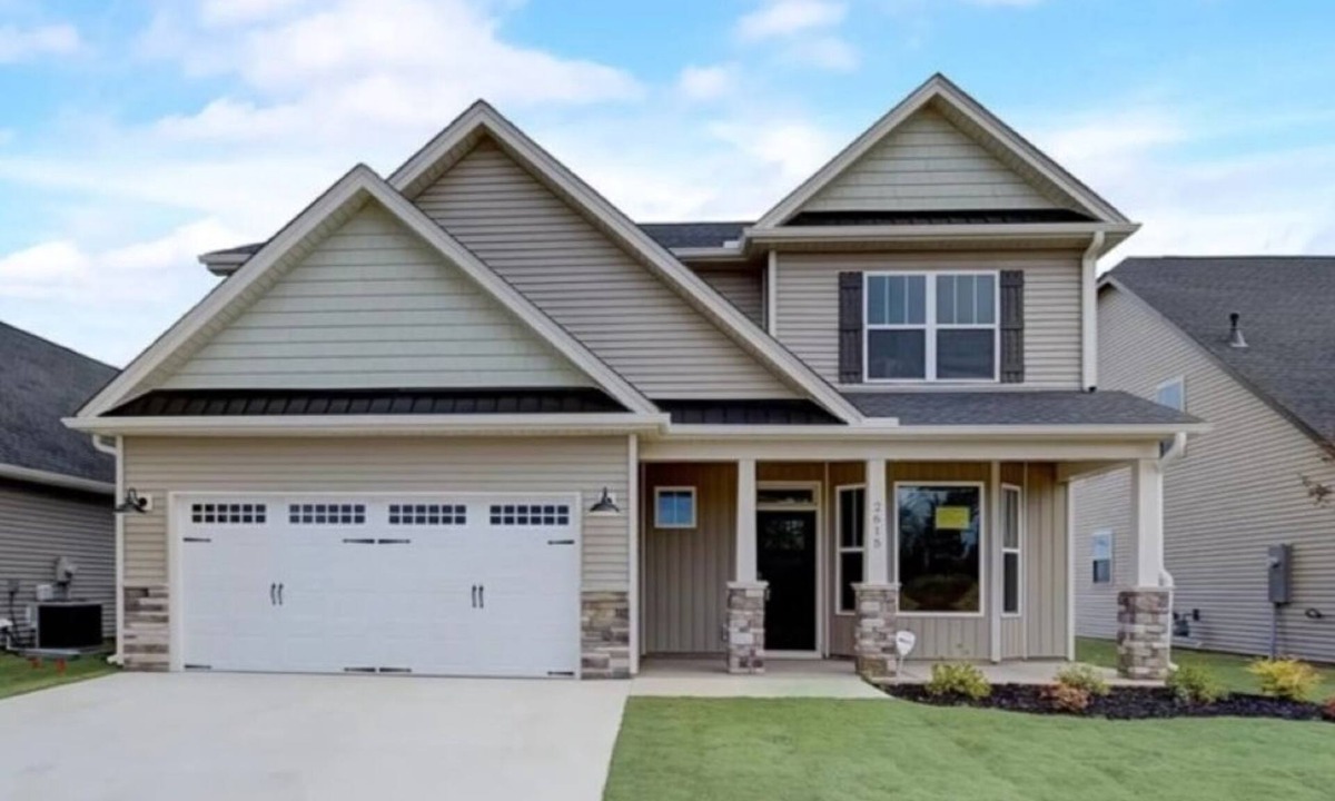 Woodruff House | Welcome to Luxury at Snowmill. Charming 4-bedroom house in Woodruff. SC.