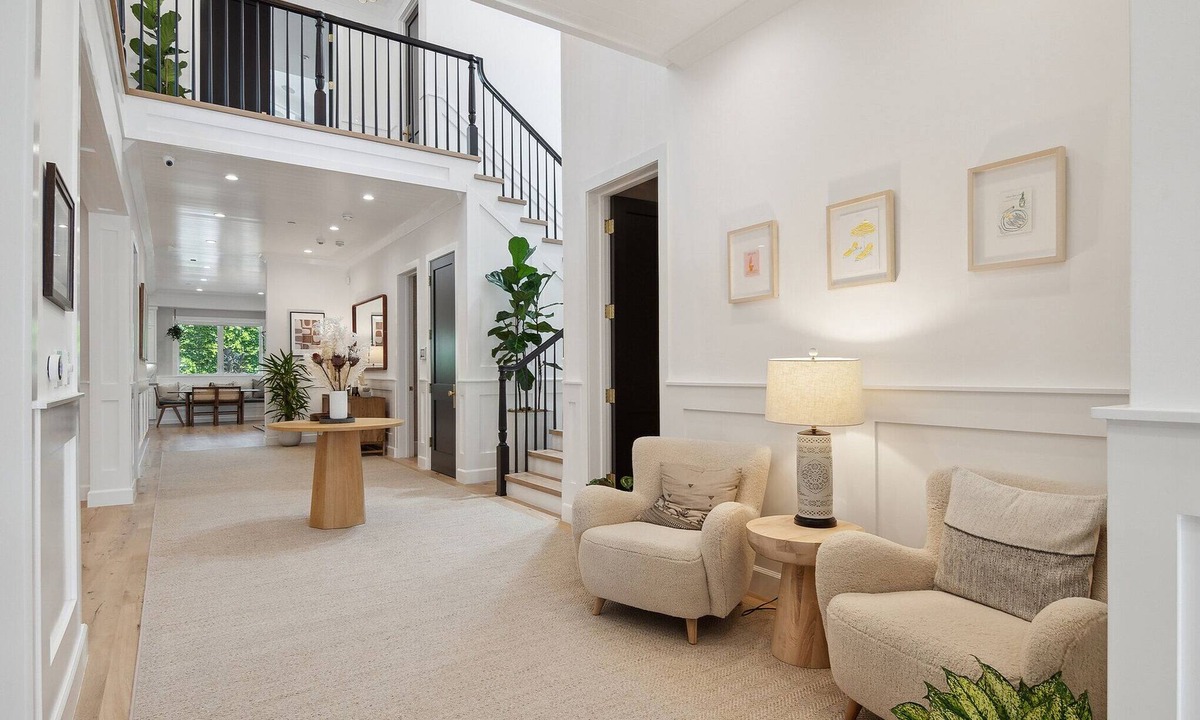 Melrose House | West Hollywood Executive Rental with Pool, Spa & Gym