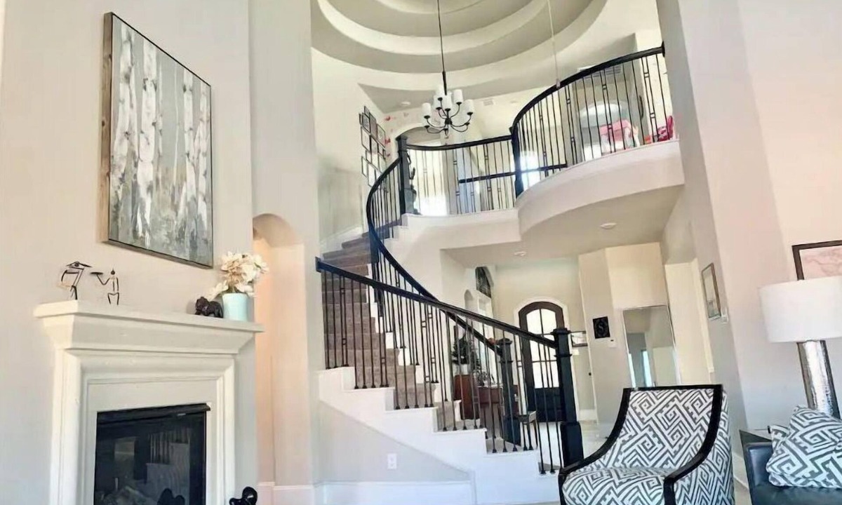 Fall Creek House | Westin home Near Houston Busch Airport