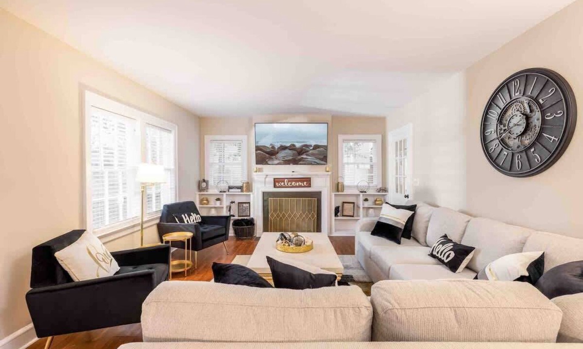High Point House | Westwood Retreat: Chic Interiors in a Premier Neighborhood