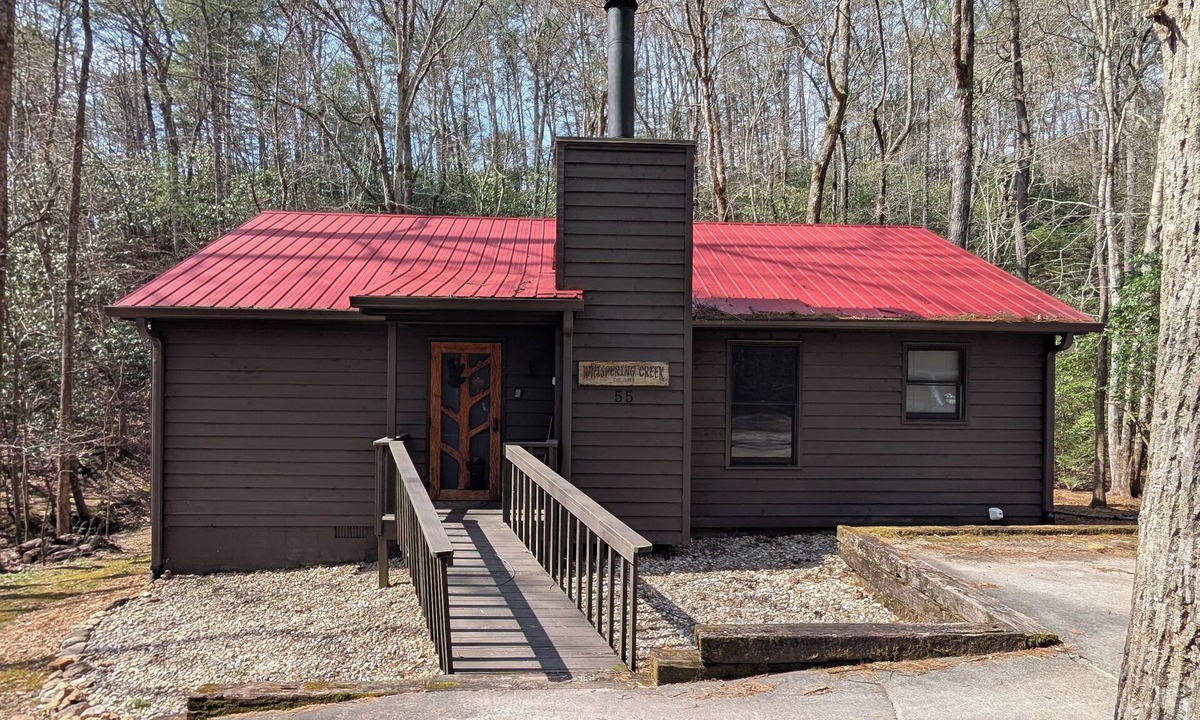 Sautee Nacoochee Cabin | Whispering Creek Cabin – Peaceful, Hot Tub, Firepit & Mountain Escape