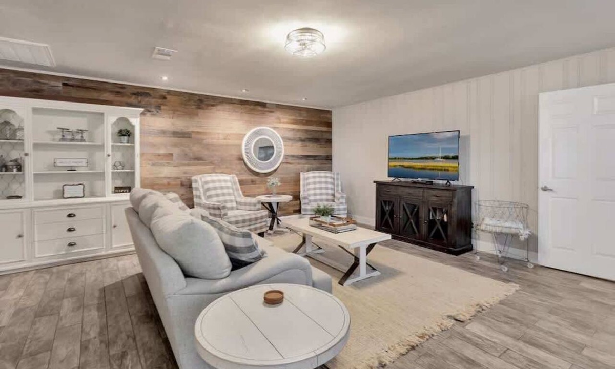 Dripping Springs House | Whispering Oaks | Private Retreat Near Mercer St