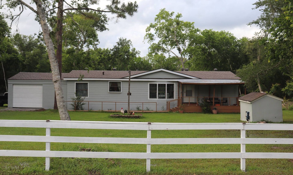 Damon House | White-tailed Ranch | Peaceful 1-Acre Nature Escape