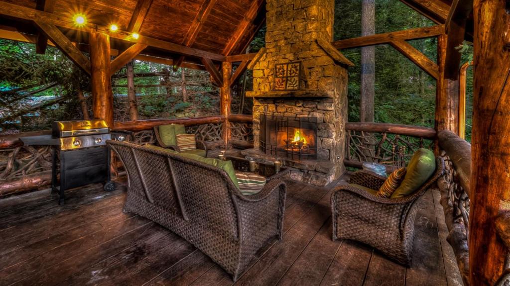 Cashes Valley House | Whitewater Wilderness