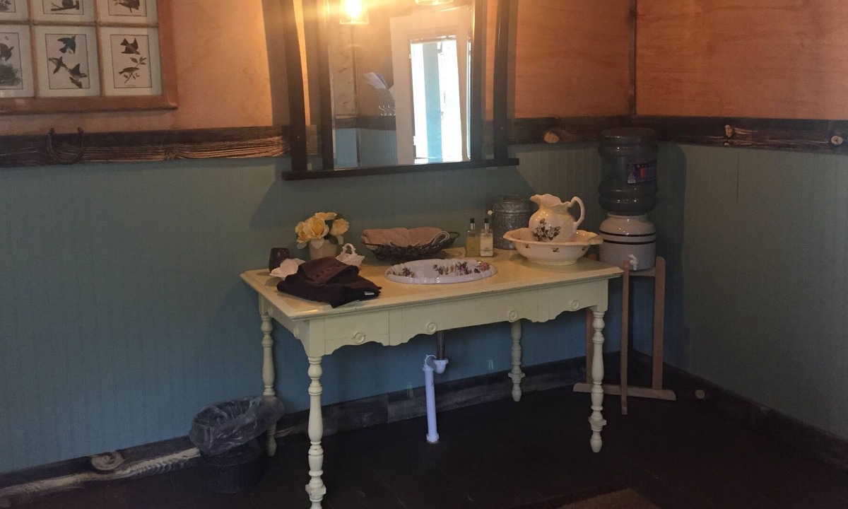 Helena Cabin | Wildly Comfortable Cabin with Queen bed at Norwegian Wood Ranch