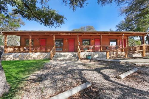Wimberley Apartment | Wimberley Log Cabins Resort and Suites- Unit 6