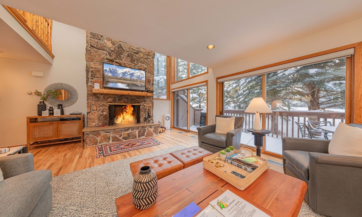 Teton Village House | Wind River 3: Teton Village-Walk to Ski/Lift Sleeps 10- Pool/Hot Tub Access