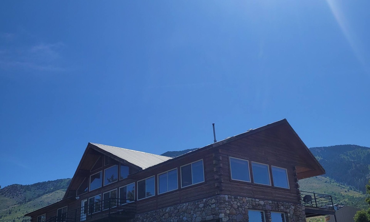 Inkom House | Wonderful cabin with 360 degree views of mountains Valley and ski hill