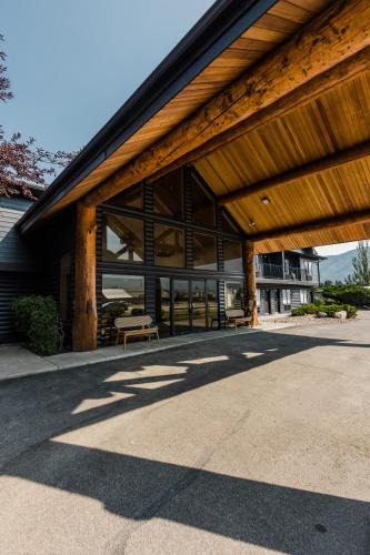 Columbia Falls Hotel | Wonderstone at Glacier