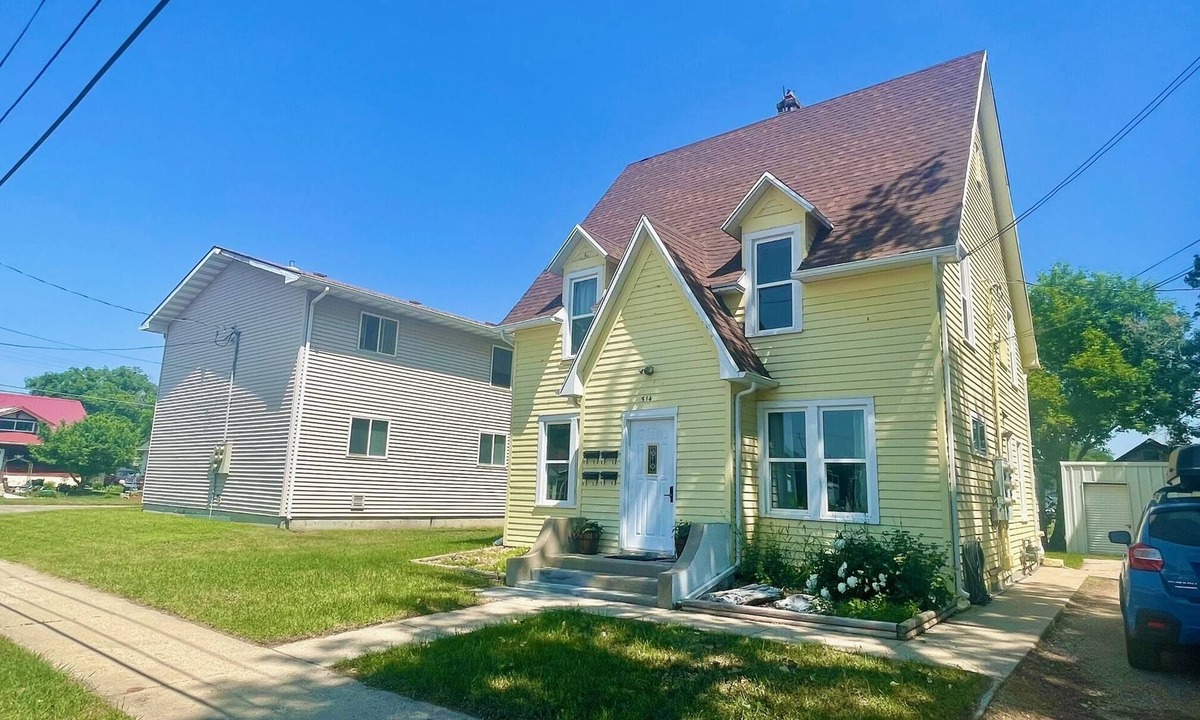 Minot Apartment | 🐞 Workstation + 65" Smart TV + Laundry + Free Wi-Fi