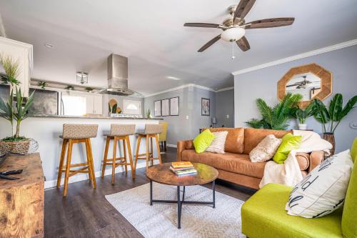Collier Heights House | World Cup 4BR 15 Min Mercedes-Benz Fire Pit