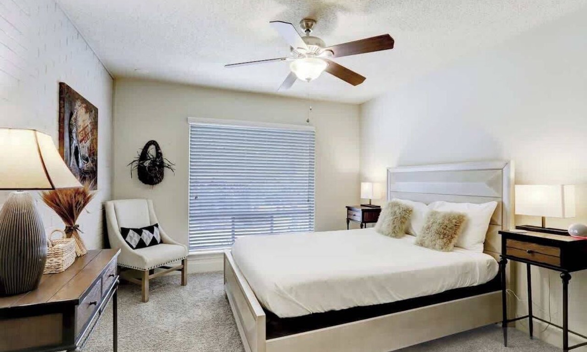 Uptown Apartment | World Cup Urban Apartment | Galleria Escape