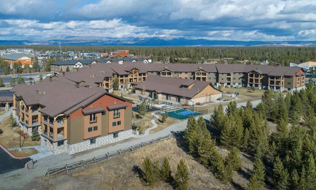 West Yellowstone Resort | Worldmark 2 bedroom condo at the gates of Yellowstone-full kitchen and laundry