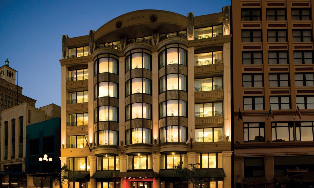 Gaslamp Quarter Condo | Wyndham Harbour Lights | Six Studio Suites