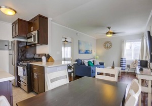 1 Bedroom Condo w/front patio and BBQ grill