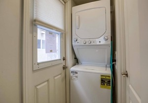 1 Bedroom Condo w/front patio and BBQ grill