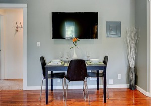 1 Mile to Downtown Bend from a large, spacious and well appointed accommodation!