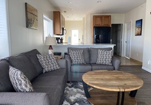 1 of 4 Waterfront Rental Units - Clean, Safe & Small Complex Sleeps 8-32
