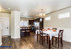 11259 Arch