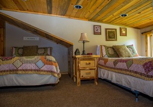 15) 1 BEDROOM WITH LOFT CONDOS - 3 QUEENS- The Mountain Inn