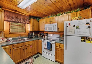 2 bed/2 bath/loft with game room/pool tables, hot tub.