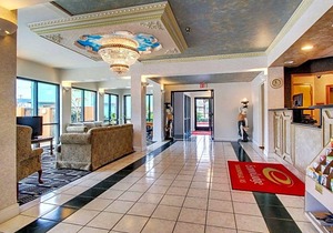2-Star Hotel ∙ Econolodge Inn & Suites