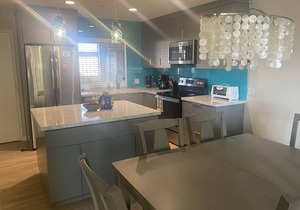 2022 Remodeled Pacific Beach Oceanview Condo- See the Sea