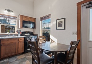 3 Bears - 3 Bedroom 3 Bath Parkside Bungalow