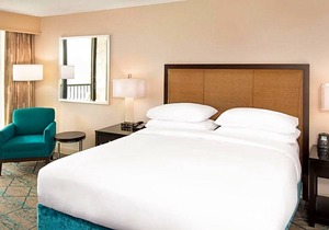 3-Star Hotel ∙ Hilton San Diego Airport/Harbor Island