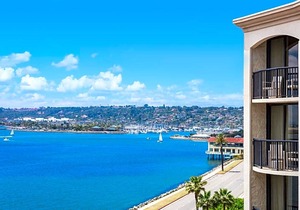 3-Star Hotel ∙ Hilton San Diego Airport/Harbor Island
